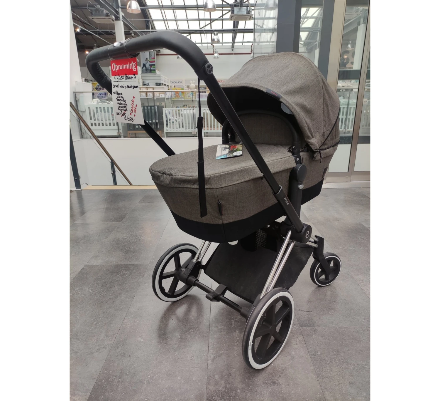 CYBEX Priam 3 Kinderwagen - Showmodel 4 CYBEX Priam 3 Kinderwagen - Showmodel - Afbeelding 4