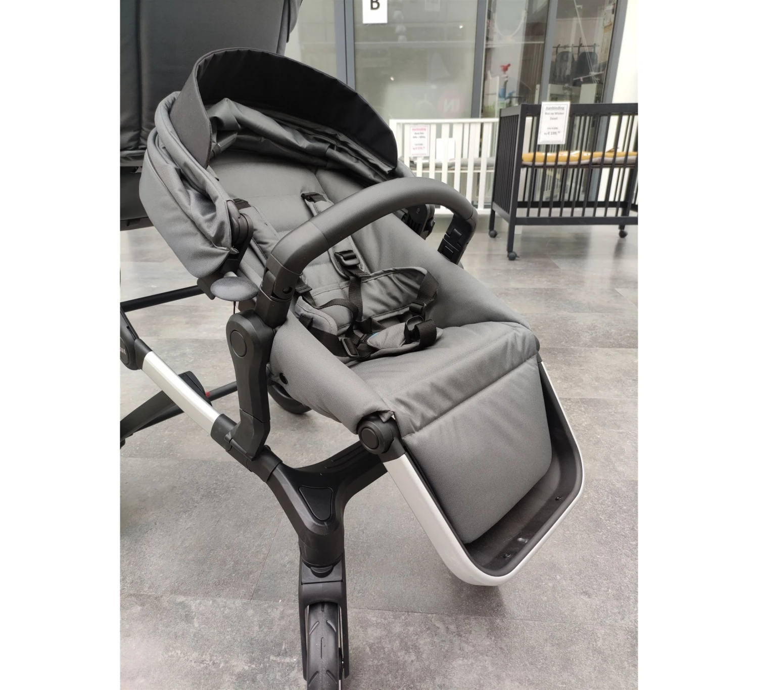Thule Sleek Duo Kinderwagen - Showmodel 8 Thule Sleek Duo Kinderwagen - Showmodel - Afbeelding 8
