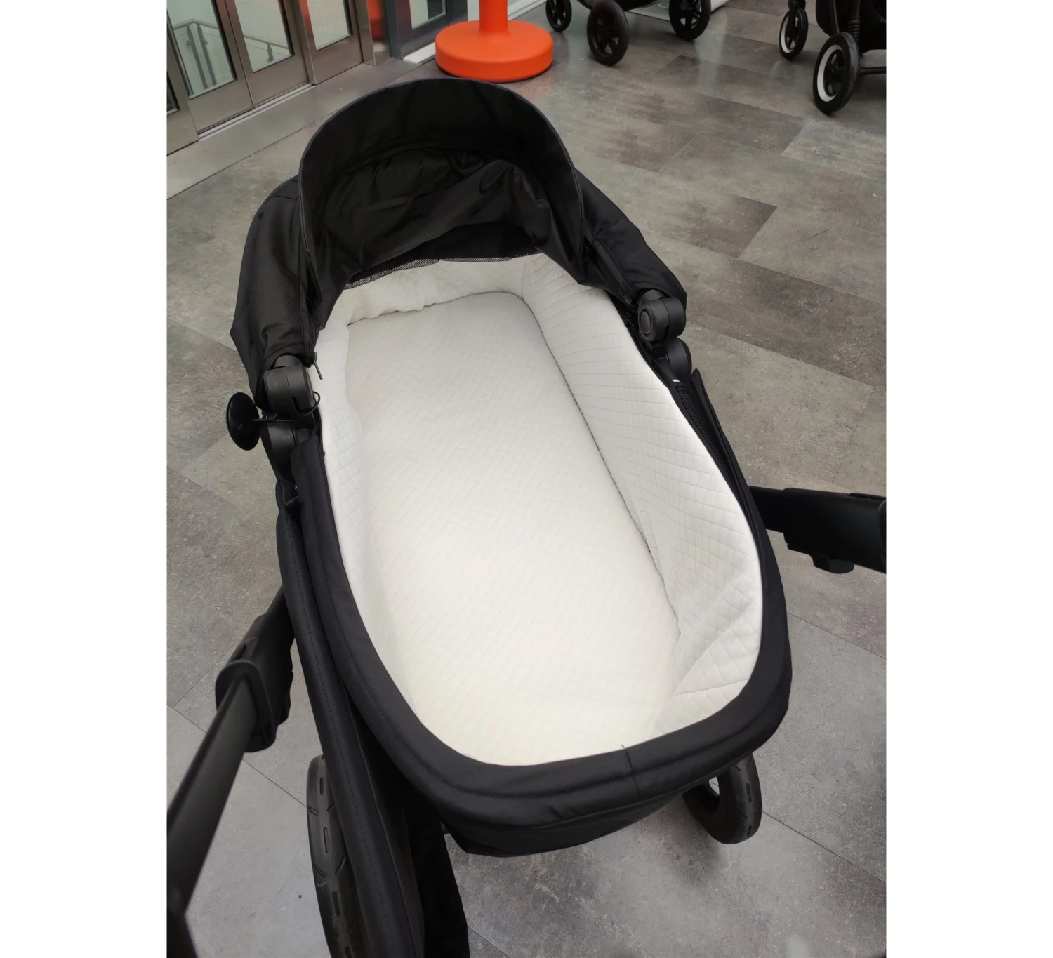 Thule Sleek Kinderwagen - Showmodel 5 Thule Sleek Kinderwagen - Showmodel - Afbeelding 5