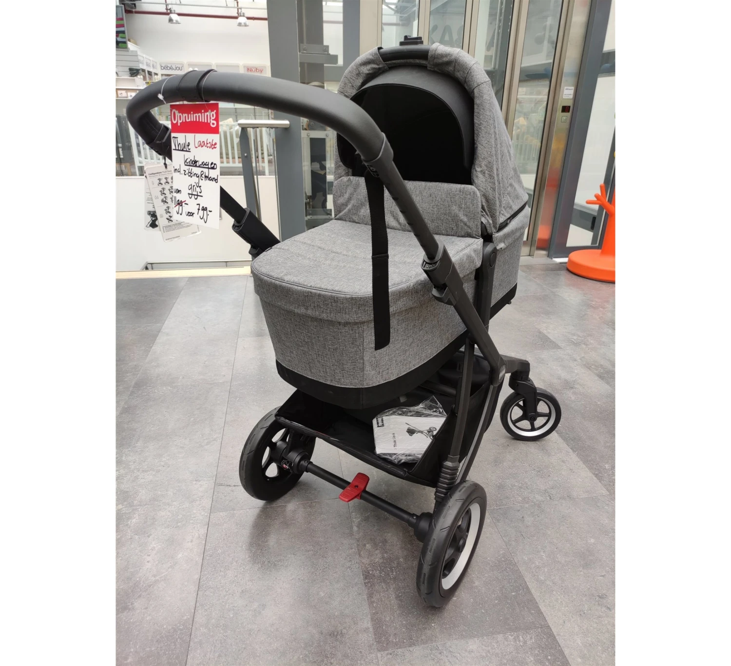 Thule Sleek Kinderwagen - Showmodel 3 Thule Sleek Kinderwagen - Showmodel - Afbeelding 3